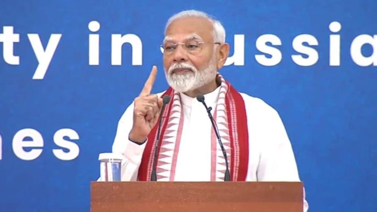 'Modi hai toh mumkin hai, Bharat Mata Ki Jai': Indian diaspora chant during PM Modi's Moscow address (WATCH)