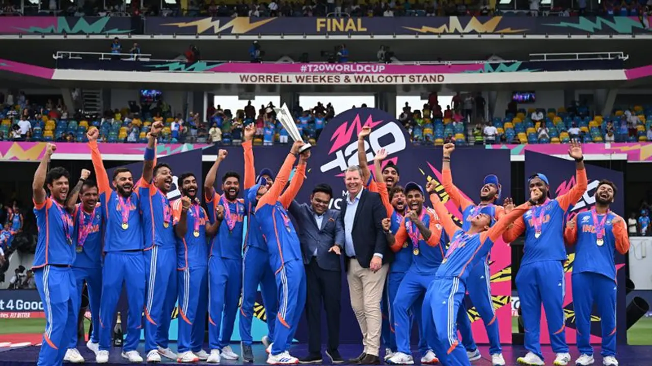 T20 వరల్డ్ కప్ ప్రైజ్మనీలో రోహిత్, కోహ్లీకి ఎంత వస్తుందో తెలుసా? T20 వరల్డ్ కప్ ప్రైజ్మనీలో రోహిత్, కోహ్లీకి ఎంత వస్తుందో తెలుసా?