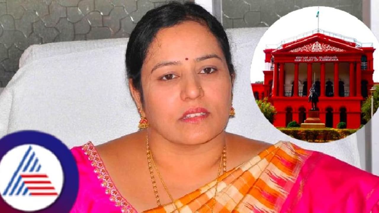 ಮಹಿಳೆ ಅಪಹರಣ ಪ್ರಕರಣ, ನಾಳೆ ಸುಪ್ರೀಂ ಕೋರ್ಟ್ನಲ್ಲಿ ಭವಾನಿ ರೇವಣ್ಣ ಅರ್ಜಿ ವಿಚಾರಣೆ ಮಹಿಳೆ ಅಪಹರಣ ಪ್ರಕರಣ, ನಾಳೆ ಸುಪ್ರೀಂ ಕೋರ್ಟ್ನಲ್ಲಿ ಭವಾನಿ ರೇವಣ್ಣ ಅರ್ಜಿ ವಿಚಾರಣೆ