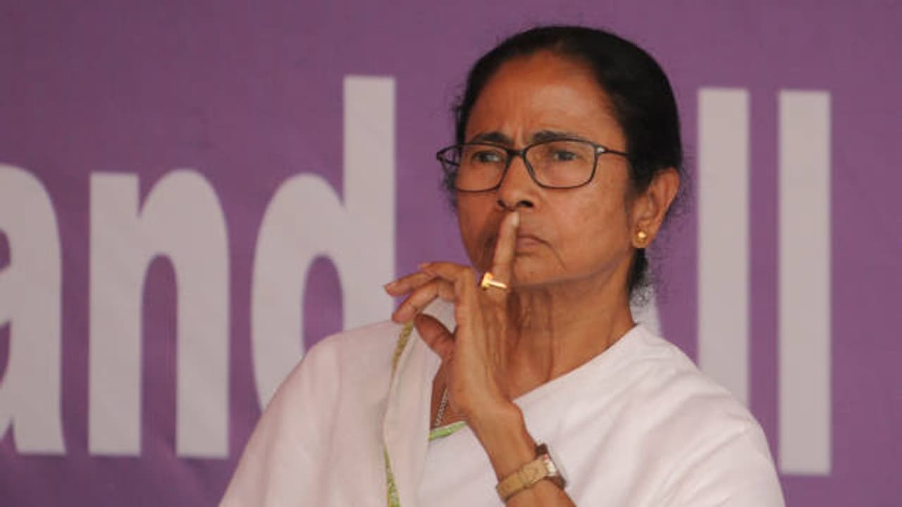 பயங்கரவாதிகளைத் தூண்டிவிடுவதா? மம்தா பானர்ஜியின் கருத்துக்கு வங்கதேச அரசு கடும் எதிர்ப்பு!