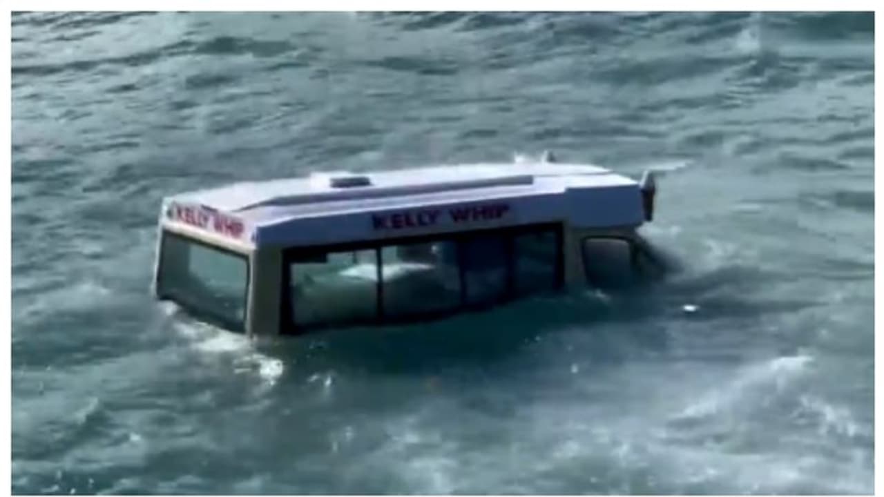 'നാളെ മുതൽ പുതുസ്വാദ്, ഉപ്പിലിട്ട കാരമൽ'; യുകെയിൽ കടലിലേക്ക് ഒഴുകിപോയ ഐസ്ക്രീം ട്രക്കിന്‍റെ വീഡിയോ വൈറൽ 