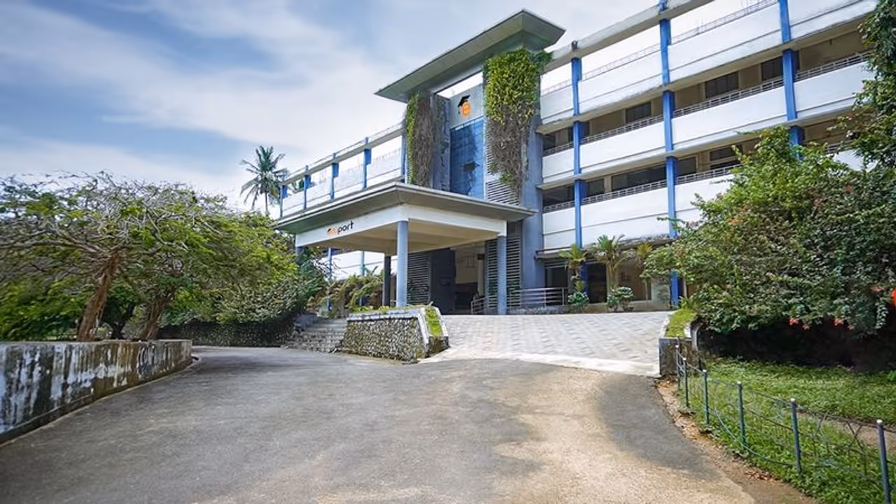 ഇന്ത്യയിലെ ആദ്യ AI അധിഷ്ഠിത എൻട്രൻസ് കോച്ചിങ് ഇൻസ്റ്റിറ്റ്യൂട്ട് തൃശ്ശൂരിലും ഇന്ത്യയിലെ ആദ്യ AI അധിഷ്ഠിത എൻട്രൻസ് കോച്ചിങ് ഇൻസ്റ്റിറ്റ്യൂട്ട് തൃശ്ശൂരിലും