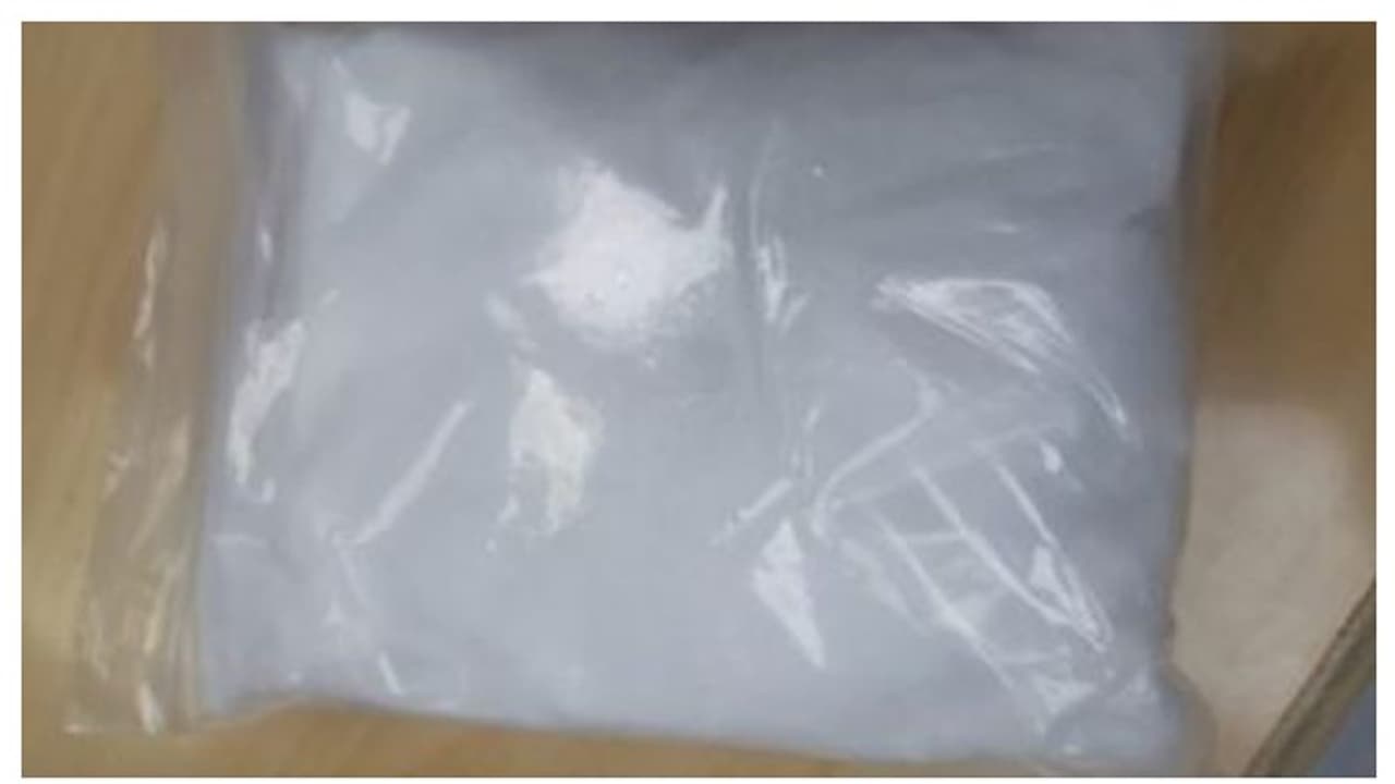 തപാല് വഴി പാര്സലെത്തി, തുറന്നു നോക്കിയപ്പോള് സംഗതി വേറെ; ഉടനടി പ്രതിയെ പിടികൂടി കസ്റ്റംസ് തപാല് വഴി പാര്സലെത്തി, തുറന്നു നോക്കിയപ്പോള് സംഗതി വേറെ; ഉടനടി പ്രതിയെ പിടികൂടി കസ്റ്റംസ്