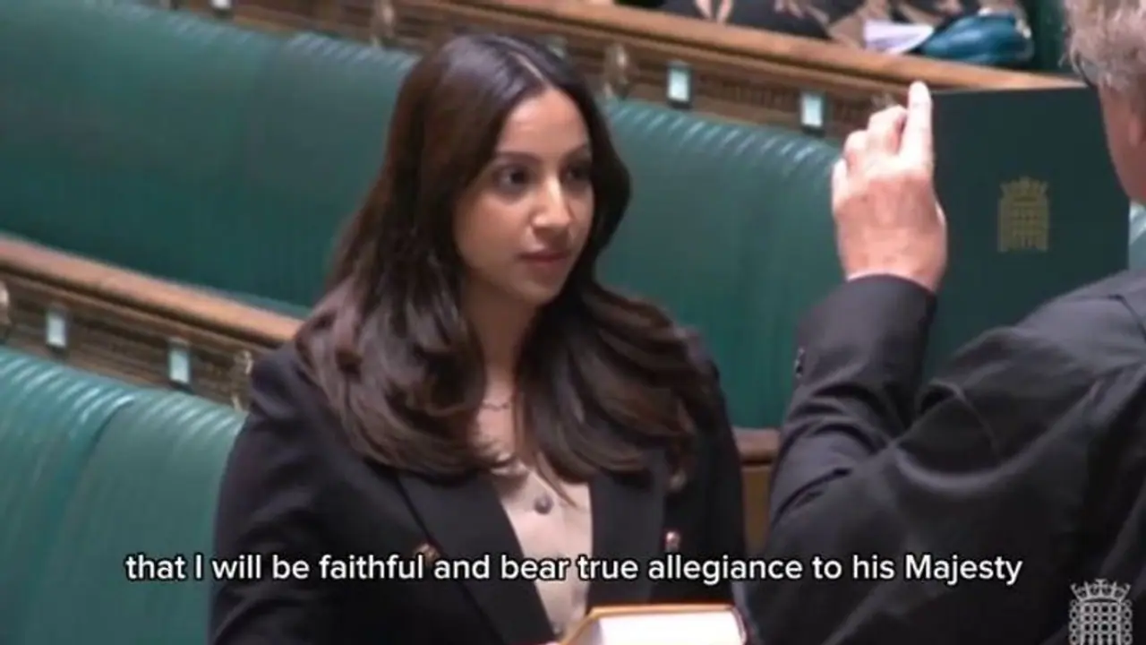 ಭಗವದ್ಗೀತೆ ಹಿಡಿದು ಪ್ರಮಾಣವಚನ ಸ್ವೀಕರಿಸಿದ ಬ್ರಿಟನ್ ಸಂಸದೆ