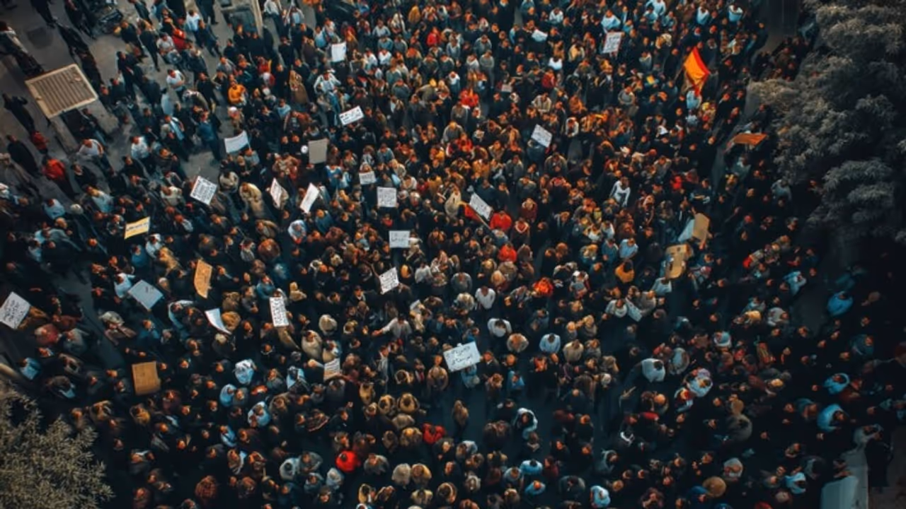 നിലവിൽ 145 കോടി, 2085ൽ ചൈനയുടെ ഇരട്ടിയാകും; ഇന്ത്യയുടെ ജനസംഖ്യ 2061ൽ 160 കോടിയാകുമെന്ന് യുഎൻ റിപ്പോർട്ട് നിലവിൽ 145 കോടി, 2085ൽ ചൈനയുടെ ഇരട്ടിയാകും; ഇന്ത്യയുടെ ജനസംഖ്യ 2061ൽ 160 കോടിയാകുമെന്ന് യുഎൻ റിപ്പോർട്ട്