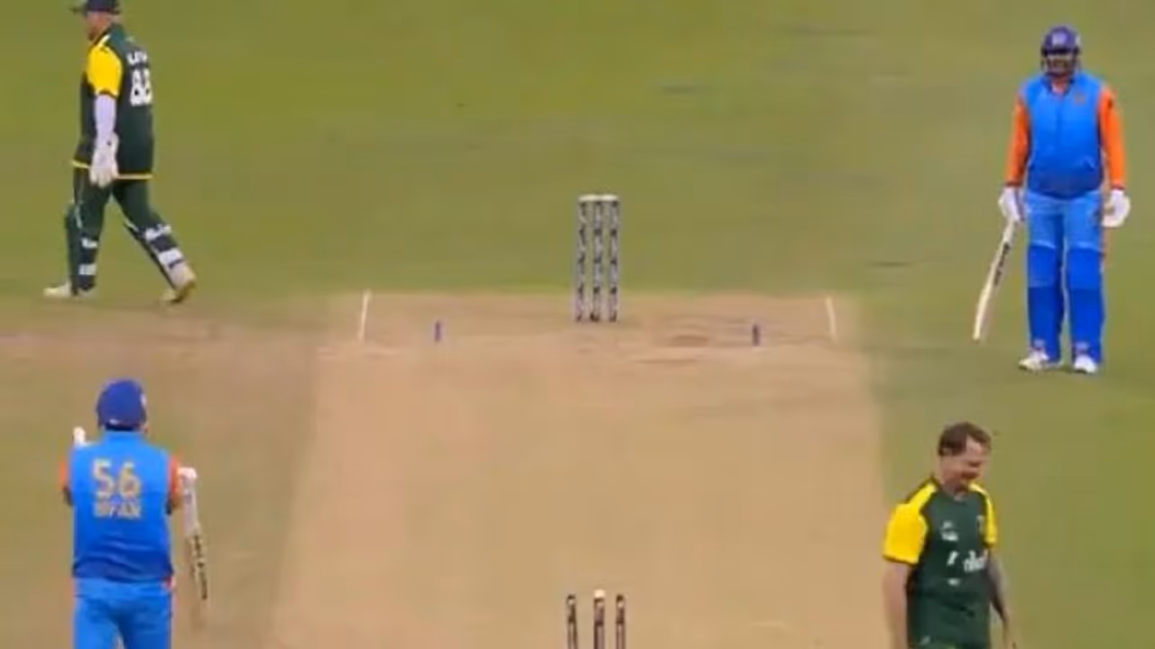 Big Breaking: ಮೈದಾನದಲ್ಲೇ ಕಿತ್ತಾಡಿಕೊಂಡ ರಾಮ ಲಕ್ಷ್ಮಣರಂತಿದ್ದ ಪಠಾಣ್ ಬ್ರದರ್ಸ್..! ವಿಡಿಯೋ ವೈರಲ್ Big Breaking: ಮೈದಾನದಲ್ಲೇ ಕಿತ್ತಾಡಿಕೊಂಡ ರಾಮ ಲಕ್ಷ್ಮಣರಂತಿದ್ದ ಪಠಾಣ್ ಬ್ರದರ್ಸ್..! ವಿಡಿಯೋ ವೈರಲ್