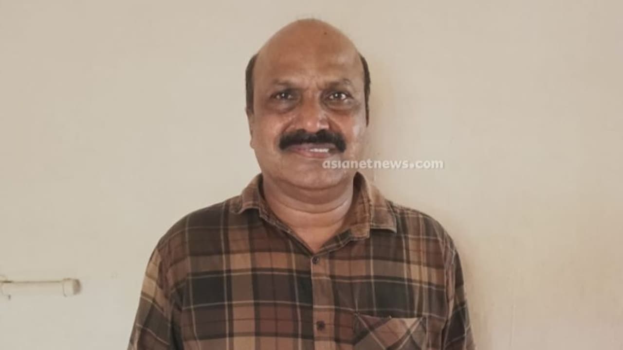 കളരി പരിശീലന കേന്ദ്രത്തിൽ യുവതിക്കുനേരെ ലൈംഗികാതിക്രമം; കളരി ഗുരുക്കള് പിടിയിൽ കളരി പരിശീലന കേന്ദ്രത്തിൽ യുവതിക്കുനേരെ ലൈംഗികാതിക്രമം; കളരി ഗുരുക്കള് പിടിയിൽ