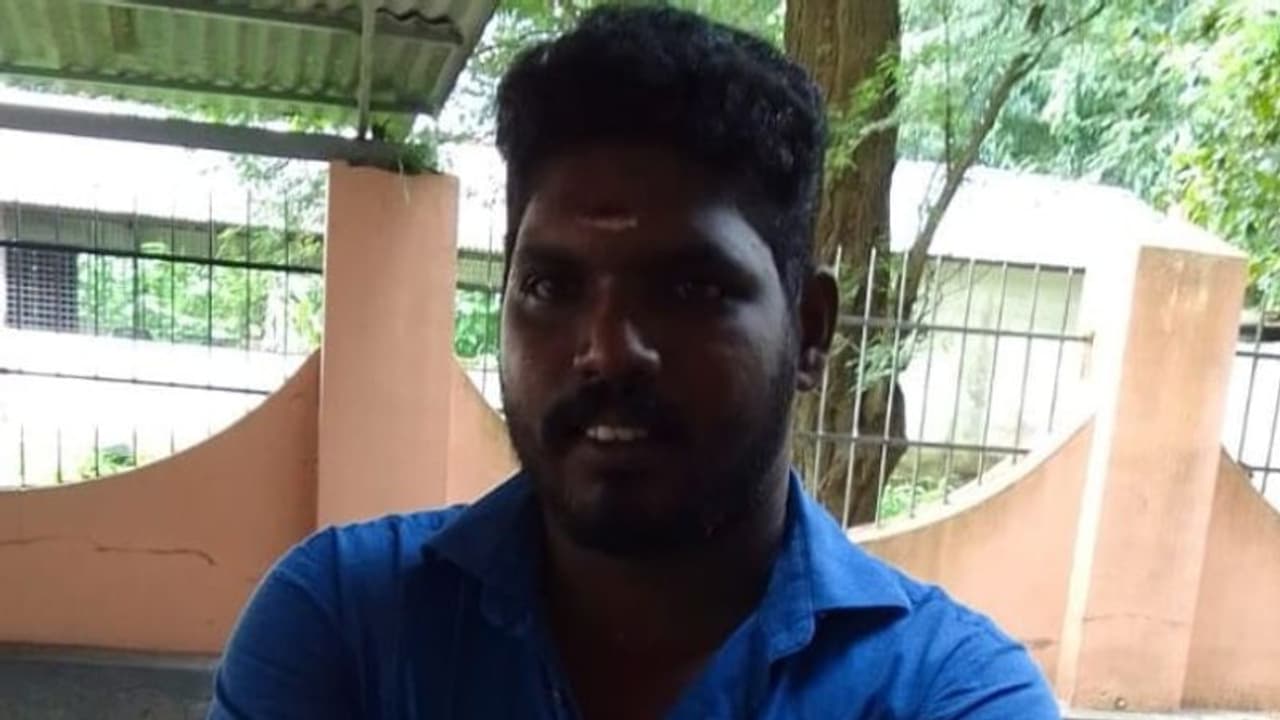 18 വയസാകുമ്പോൾ കല്യാണം കഴിക്കാം, 14 കാരിയെ വശീകരിച്ച് പീഡിപ്പിച്ചു; 32 കാരന് 60 വർഷം ജയിൽ, 4.5 ലക്ഷം പിഴയും 18 വയസാകുമ്പോൾ കല്യാണം കഴിക്കാം, 14 കാരിയെ വശീകരിച്ച് പീഡിപ്പിച്ചു; 32 കാരന് 60 വർഷം ജയിൽ, 4.5 ലക്ഷം പിഴയും