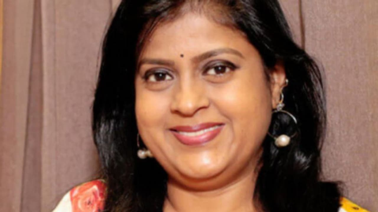 അവതാരകയും നടിയും ബിഗ് ബോസ് താരവുമായ അപര്ണ അന്തരിച്ചു അവതാരകയും നടിയും ബിഗ് ബോസ് താരവുമായ അപര്ണ അന്തരിച്ചു