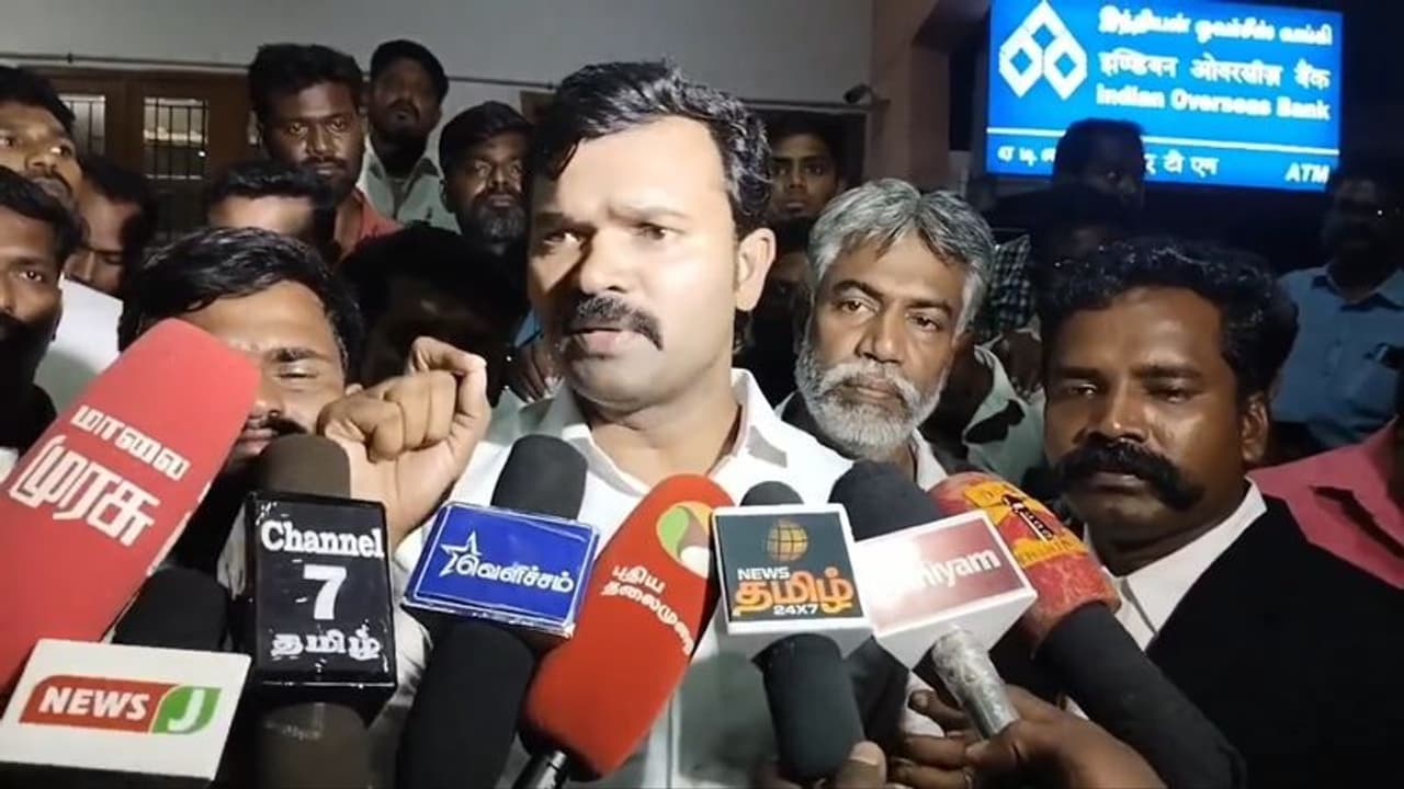 Sattai Duraimurugan: திமுக அரசு என்னை கொலை செய்ய பார்க்கிறது; நீதிமன்ற வாசலில் சாட்டை துரைமுருகன் குமுறல்