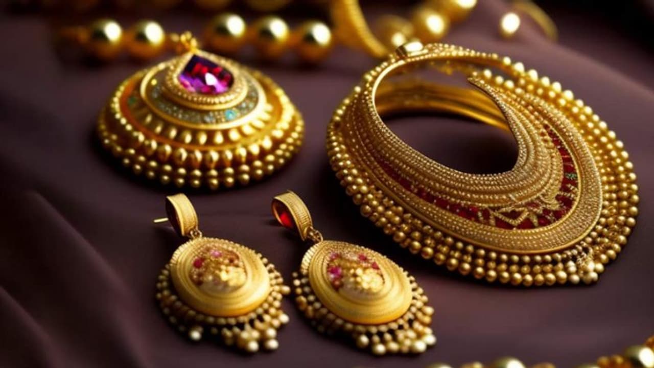 Gold Rate Today: വീണ്ടും കൂപ്പുകുത്തി സ്വർണവില; ആശ്വാസത്തിൽ ഉപഭോക്താക്കൾ 
