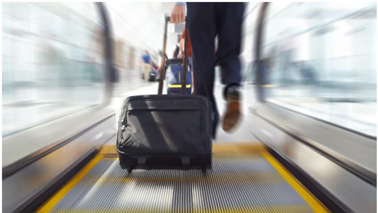 രണ്ട് തവണ പിഴ അടച്ചു, മൂന്നാമത് പിടിവീണു; സാധനങ്ങൾ വാങ്ങാനായി പോയപ്പോൾ പൊലീസ് പരിശോധന, മലയാളിയെ നാടുകടത്തി രണ്ട് തവണ പിഴ അടച്ചു, മൂന്നാമത് പിടിവീണു; സാധനങ്ങൾ വാങ്ങാനായി പോയപ്പോൾ പൊലീസ് പരിശോധന, മലയാളിയെ നാടുകടത്തി