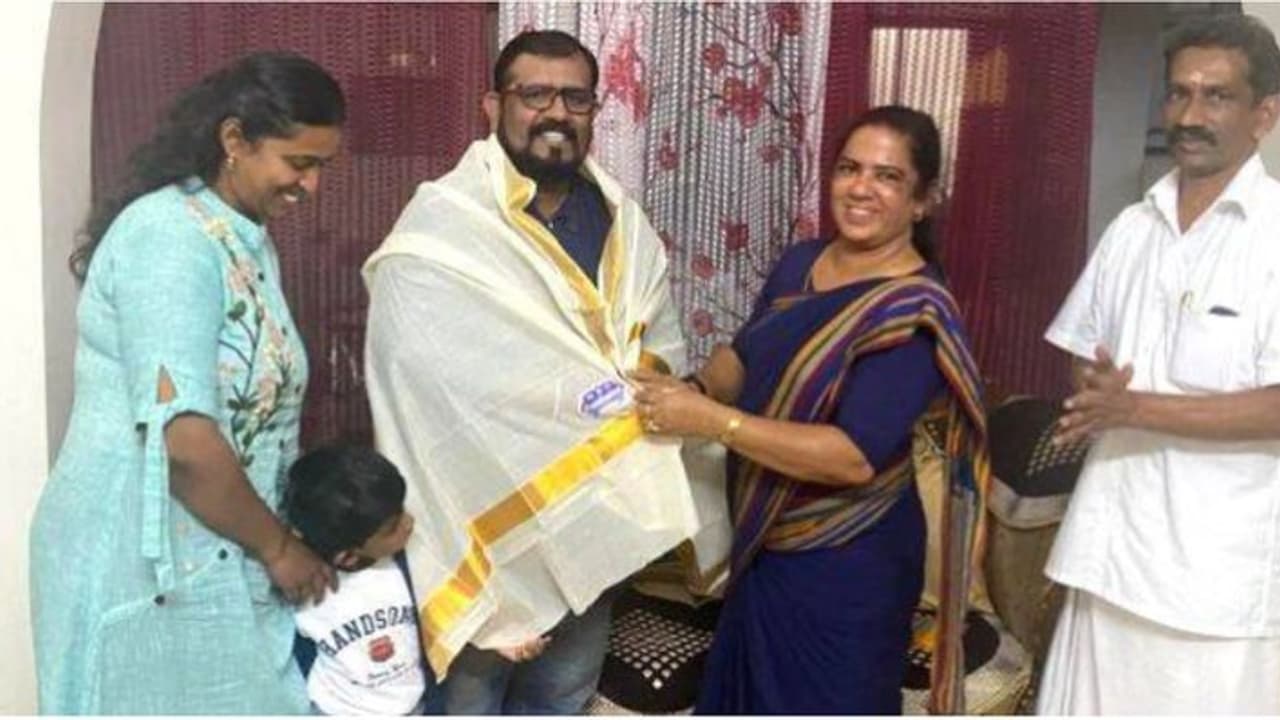 കൊവിഡ് കാലത്ത് ജോലി പോയി നാട്ടിലെത്തി മത്സ്യകൃഷി; നൂറുമേനി കൊയ്ത അലക്സ് മാത്യുവിന് ഫിഷറീസ് വകുപ്പിന്‍റെ ആദരം