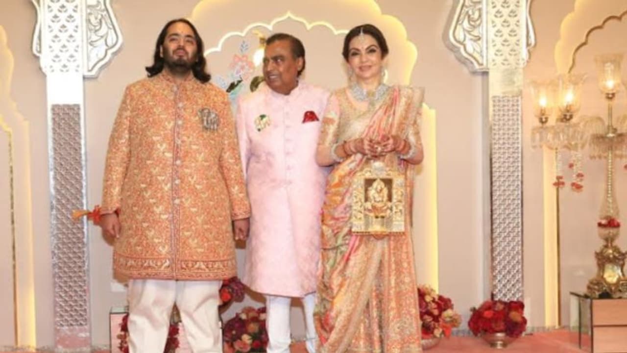 അംബാനി കുടുംബത്തിലെ കല്യാണം, 3.6 ലക്ഷം രൂപ ഇങ്ങോട്ട് തരും, താനില്ലെന്ന് പറഞ്ഞ് സോഷ്യൽ മീഡിയ ഇൻഫ്ലുവൻസർ അംബാനി കുടുംബത്തിലെ കല്യാണം, 3.6 ലക്ഷം രൂപ ഇങ്ങോട്ട് തരും, താനില്ലെന്ന് പറഞ്ഞ് സോഷ്യൽ മീഡിയ ഇൻഫ്ലുവൻസർ