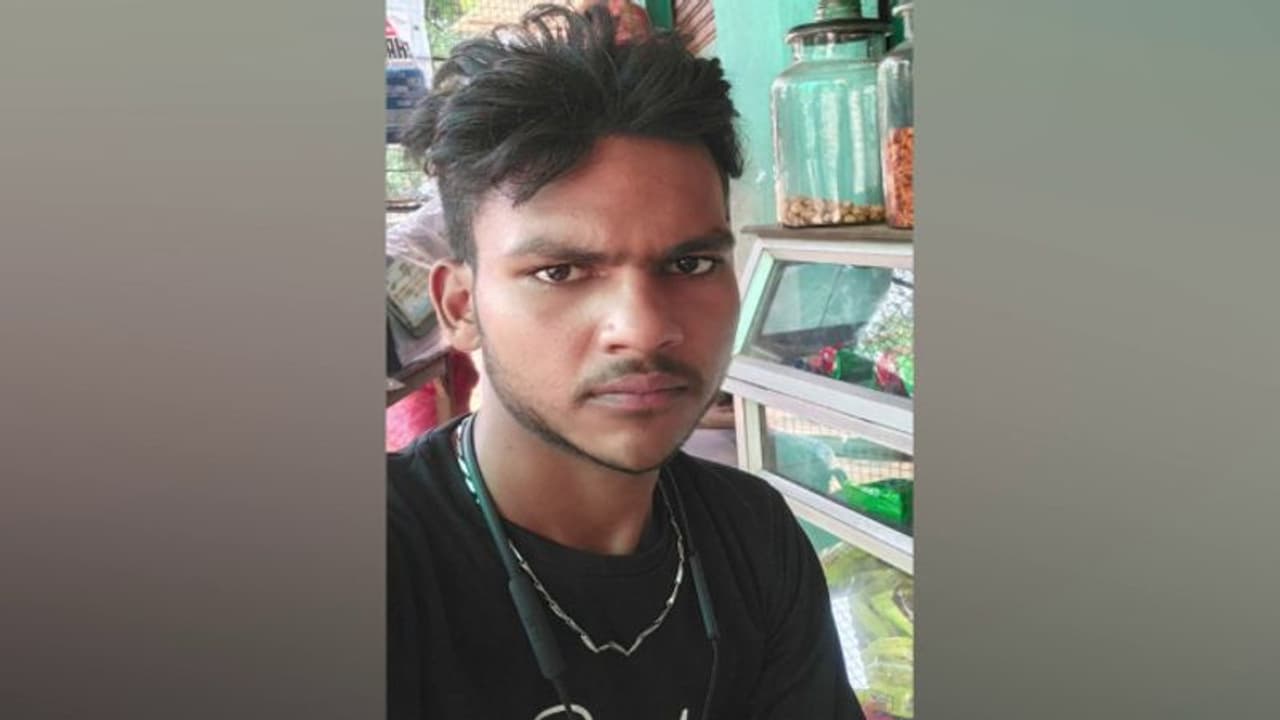 മലപ്പുറത്ത് ടിപ്പര് ലോറിയിടിച്ച് ബൈക്ക് യാത്രികനായ യുവാവിന് ദാരുണാന്ത്യം മലപ്പുറത്ത് ടിപ്പര് ലോറിയിടിച്ച് ബൈക്ക് യാത്രികനായ യുവാവിന് ദാരുണാന്ത്യം