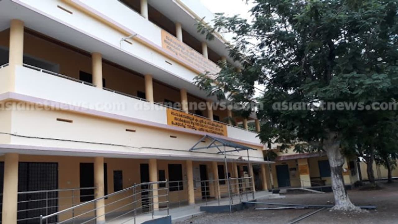 യൂട്യൂബ് വീഡിയോ പരീക്ഷിച്ചു? കൊടുങ്ങല്ലൂരിൽ സ്വയം ഹിപ്നോട്ടിസത്തിന് വിധേയരായ 4 കുട്ടികൾ ബോധരഹിതരായി