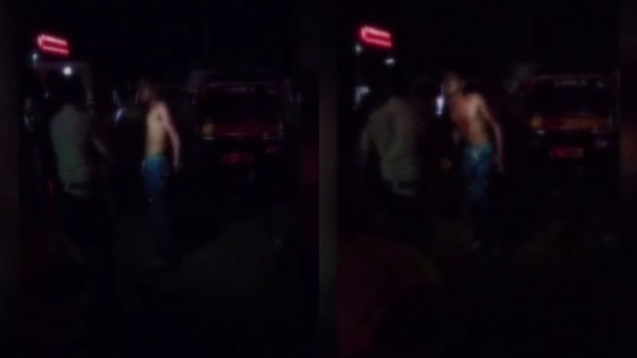 ആദ്യം സ്വയം മുറിവേൽപ്പിച്ചു, വായിൽ ബ്ലേഡ് കടിച്ചുപിടിച്ച് യാത്രക്കാരനെ ആക്രമിച്ചു, സംഭവം കെഎസ്ആർടിസി ബസിൽ ആദ്യം സ്വയം മുറിവേൽപ്പിച്ചു, വായിൽ ബ്ലേഡ് കടിച്ചുപിടിച്ച് യാത്രക്കാരനെ ആക്രമിച്ചു, സംഭവം കെഎസ്ആർടിസി ബസിൽ