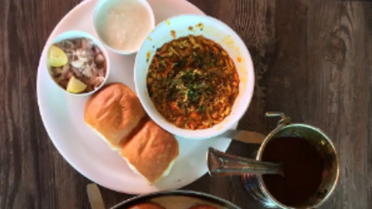 Sunday Special Homemade Pav Bhaji: A Delightful Indian Street Food Experience