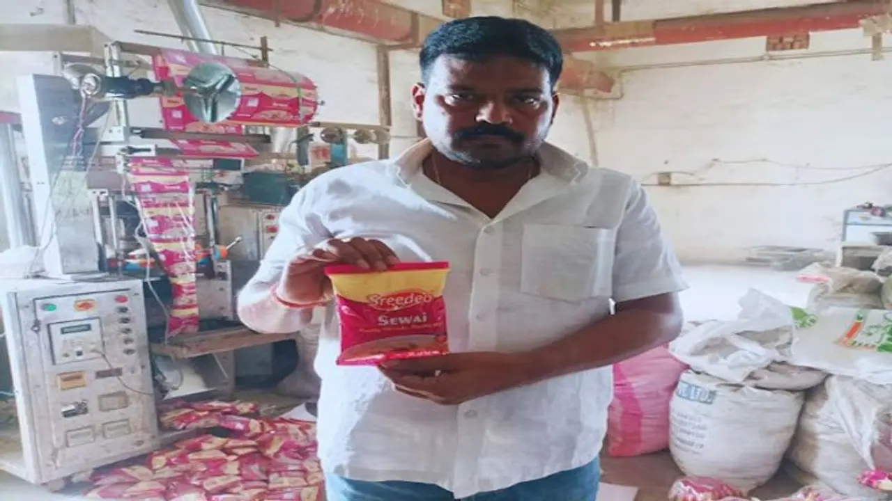 जो शख्स 7 साल पहले तलाश रहा था 10,000 की नौकरी, आज 12 करोड़ के टर्नओवर वाली कंपनी का है मालिक