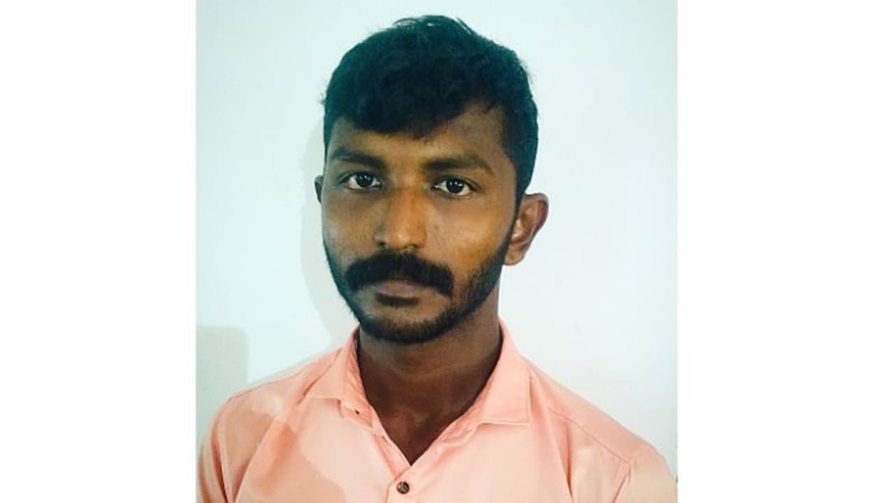 ബൈക്ക് വാങ്ങാനെത്തും, ഓടിച്ച് നോക്കാൻ കൊണ്ടുപോയ ശേഷം തിരികെ വരില്ല; ഹൈടെക് മോഷ്ടാവ് ആലപ്പുഴയിൽ പിടിയിൽ ബൈക്ക് വാങ്ങാനെത്തും, ഓടിച്ച് നോക്കാൻ കൊണ്ടുപോയ ശേഷം തിരികെ വരില്ല; ഹൈടെക് മോഷ്ടാവ് ആലപ്പുഴയിൽ പിടിയിൽ