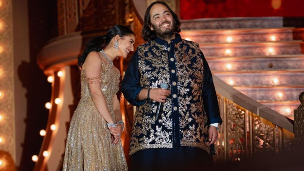 மிகவும் எளிமையாக நடந்து முடிந்த ஆனந்த் அம்பானி கல்யாணம்.. என்னது எளிமையா? ஆமா.. நீங்க நம்பலனாலும் அதான் நிஜம்!