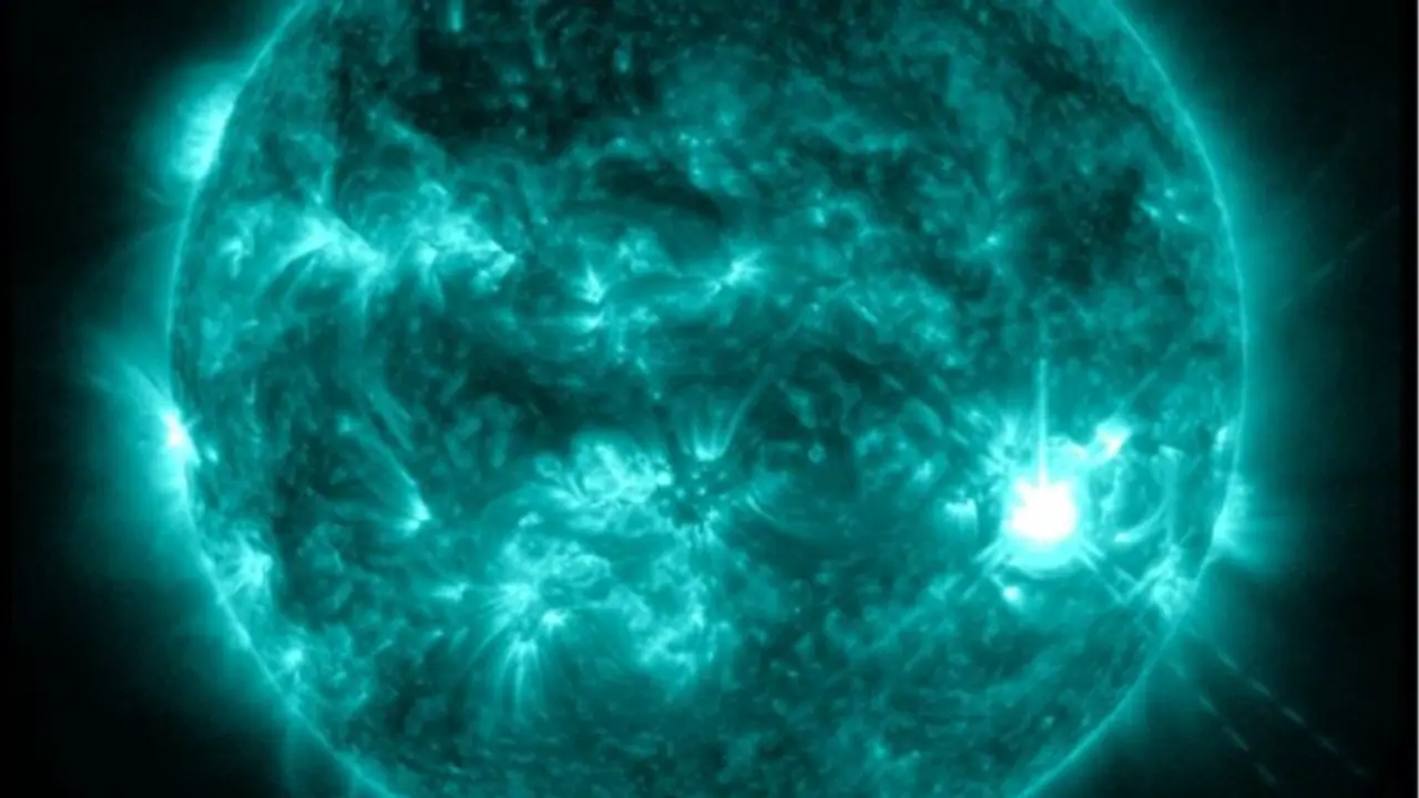 ആരെങ്കിലുമറിഞ്ഞോ? ശക്തമായ സൗരജ്വാല അടുത്തിടെയുണ്ടായി, റേഡിയോ സിഗ്നലുകള്‍ താറുമാറാക്കി! 