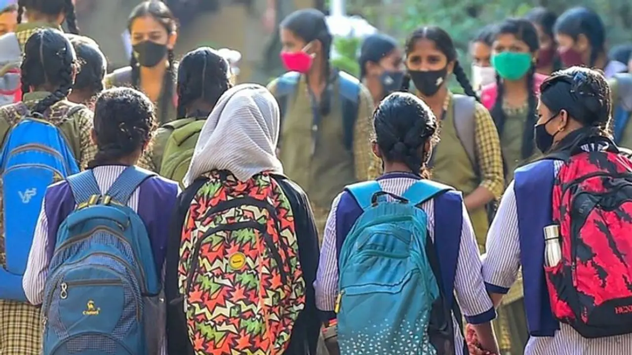 കനത്തമഴ തുടരുന്നു; വയനാട് ജില്ലയിൽ നാളെയും വിദ്യാഭ്യാസ സ്ഥാപനങ്ങൾക്ക് അവധി പ്രഖ്യാപിച്ച് കളക്ടർ കനത്തമഴ തുടരുന്നു; വയനാട് ജില്ലയിൽ നാളെയും വിദ്യാഭ്യാസ സ്ഥാപനങ്ങൾക്ക് അവധി പ്രഖ്യാപിച്ച് കളക്ടർ