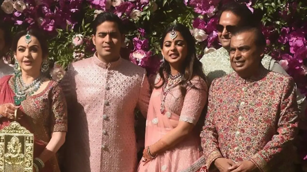 ஜீரோ சம்பளத்தில் வேலை பார்க்கும் அம்பானியின் வாரிசுகள்! அப்படி என்ன செய்றாங்க தெரியுமா?