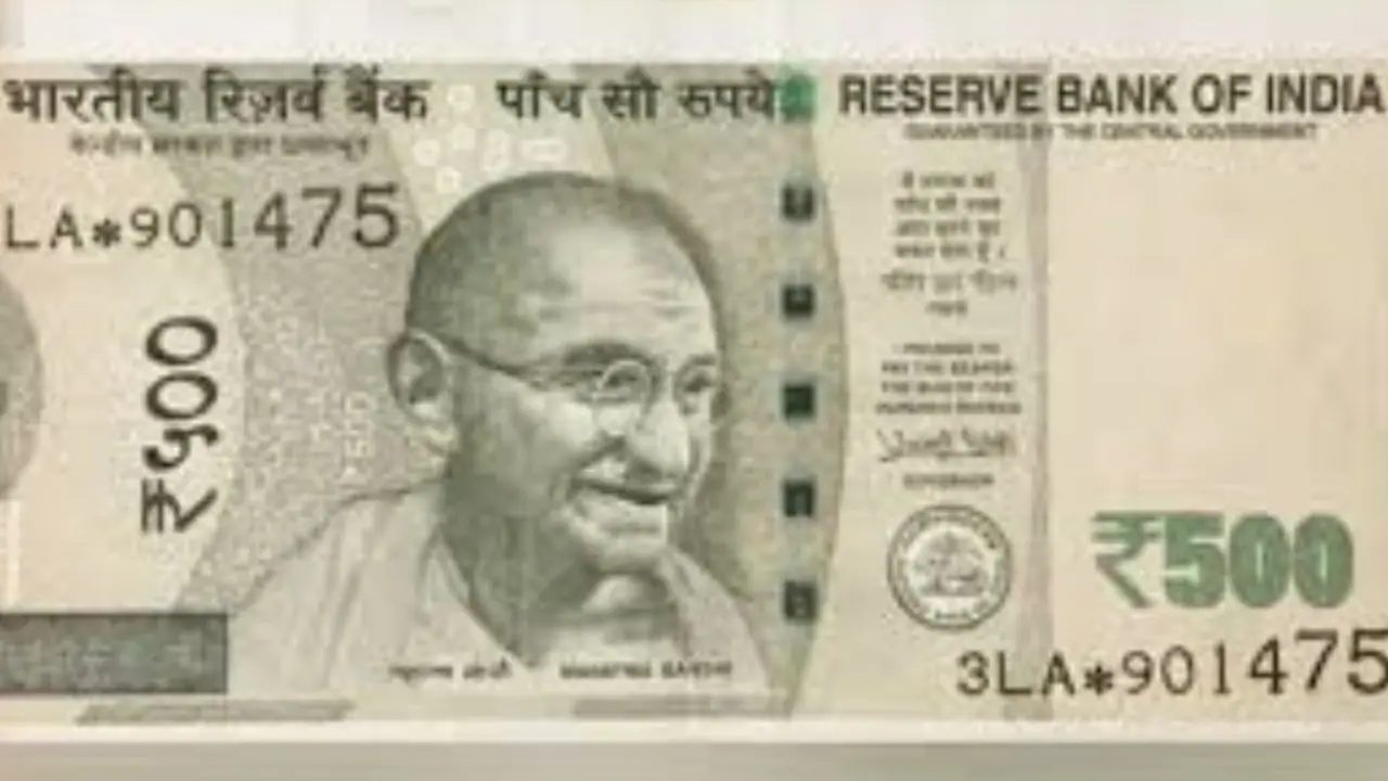 500 Notes with gold sign 500 Notes with gold sign