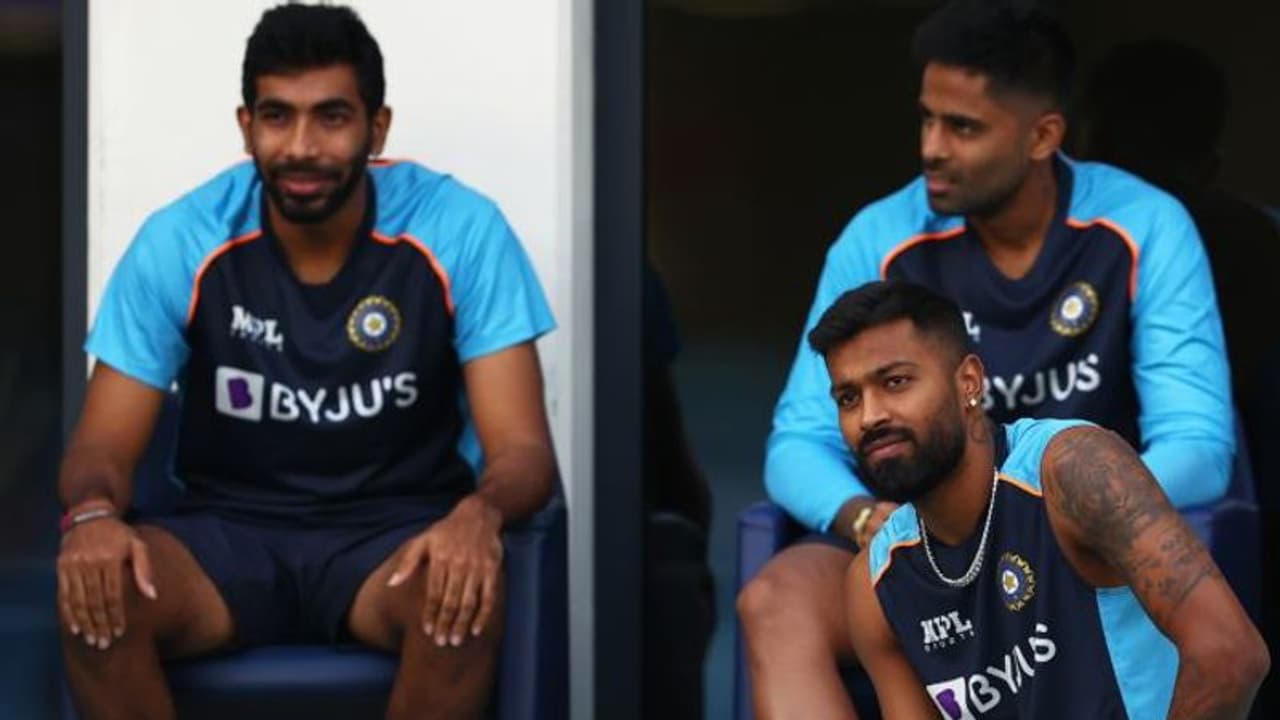 ശ്രീലങ്കയിൽ ഹാർദ്ദിക്കിനെ നായകനാക്കില്ല, പകരം മറ്റൊരു താരം; ടീമിൽ സഞ്ജുവിനും സാധ്യത; ഇന്ത്യൻ ടീമിനെ ഇന്നറിയാം ശ്രീലങ്കയിൽ ഹാർദ്ദിക്കിനെ നായകനാക്കില്ല, പകരം മറ്റൊരു താരം; ടീമിൽ സഞ്ജുവിനും സാധ്യത; ഇന്ത്യൻ ടീമിനെ ഇന്നറിയാം