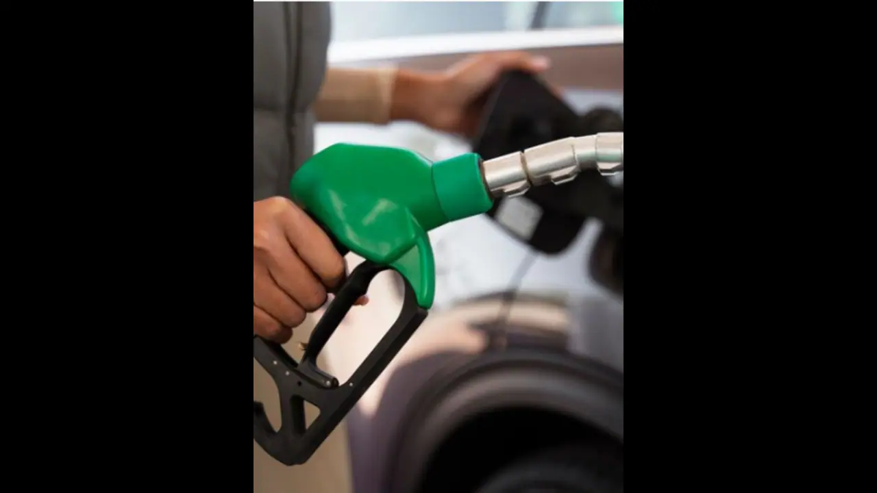ಬೆಲೆಯಲ್ಲಿ ಏರಿಳಿತ ಆಗೋ ಮೊದಲೇ ಟ್ಯಾಂಕ್ ಫುಲ್ ಮಾಡಿಸಿಕೊಳ್ಳಿ: ಇಂದಿನ ಪೆಟ್ರೋಲ್ ಡೀಸೆಲ್ ದರ ಇಲ್ಲಿದೆ ಬೆಲೆಯಲ್ಲಿ ಏರಿಳಿತ ಆಗೋ ಮೊದಲೇ ಟ್ಯಾಂಕ್ ಫುಲ್ ಮಾಡಿಸಿಕೊಳ್ಳಿ: ಇಂದಿನ ಪೆಟ್ರೋಲ್ ಡೀಸೆಲ್ ದರ ಇಲ್ಲಿದೆ