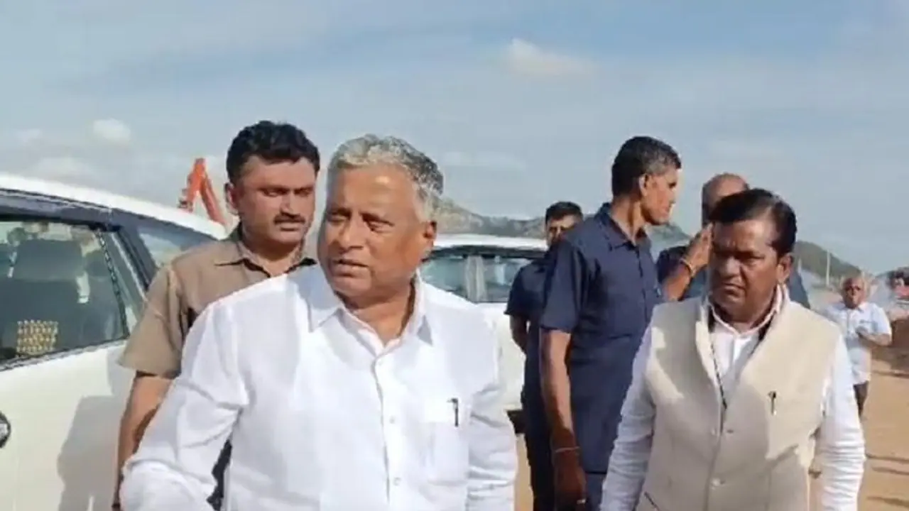 ತುಮಕೂರಿನಲ್ಲಿ 5 ರೈಲ್ವೇ ಮೇಲ್ಸೇತುವೆಗೆ ಅನುಮೋದನೆ: ಕೇಂದ್ರ ಸಚಿವ ವಿ.ಸೋಮಣ್ಣ ಮೊದಲ ಕೊಡುಗೆ! ತುಮಕೂರಿನಲ್ಲಿ 5 ರೈಲ್ವೇ ಮೇಲ್ಸೇತುವೆಗೆ ಅನುಮೋದನೆ: ಕೇಂದ್ರ ಸಚಿವ ವಿ.ಸೋಮಣ್ಣ ಮೊದಲ ಕೊಡುಗೆ!