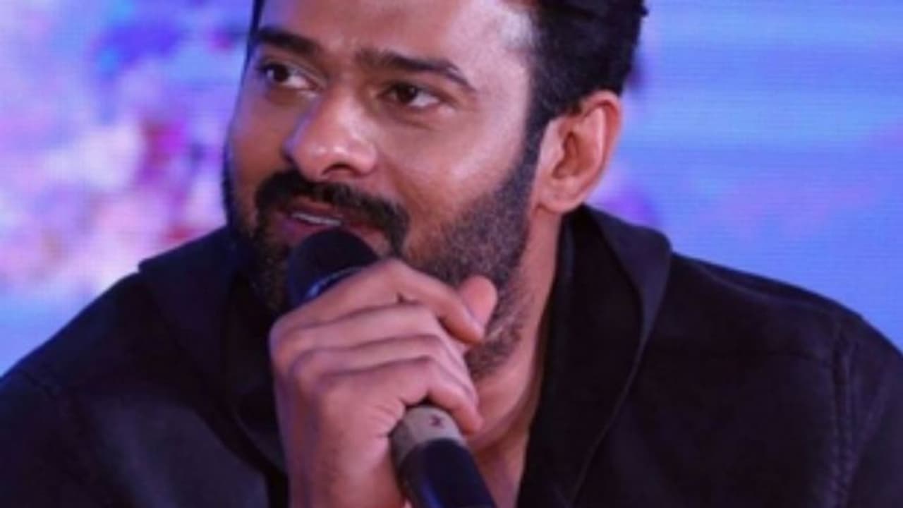 'വ്യാജമാണ് ആ റിപ്പോര്ട്ടുകള്', പ്രഭാസ് ചിത്രത്തിന്റെ നിര്മാതാക്കള് വെളിപ്പെടുത്തുന്നു 'വ്യാജമാണ് ആ റിപ്പോര്ട്ടുകള്', പ്രഭാസ് ചിത്രത്തിന്റെ നിര്മാതാക്കള് വെളിപ്പെടുത്തുന്നു