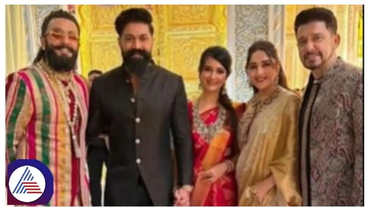 ಸೌತ್‌ಗೆ ರಾಧಿಕಾ ಪಂಡಿತ್‌ ನಾರ್ತ್‌ಗೆ ಮಾಧುರಿ ದೀಕ್ಷಿತ್ ಸಂತೂರ್ ಮಮ್ಮಿಗಳಾ? ಕಾಮೆಂಟ್‌ ಬರ್ತಿವೆ ಹೀಗಂತ!