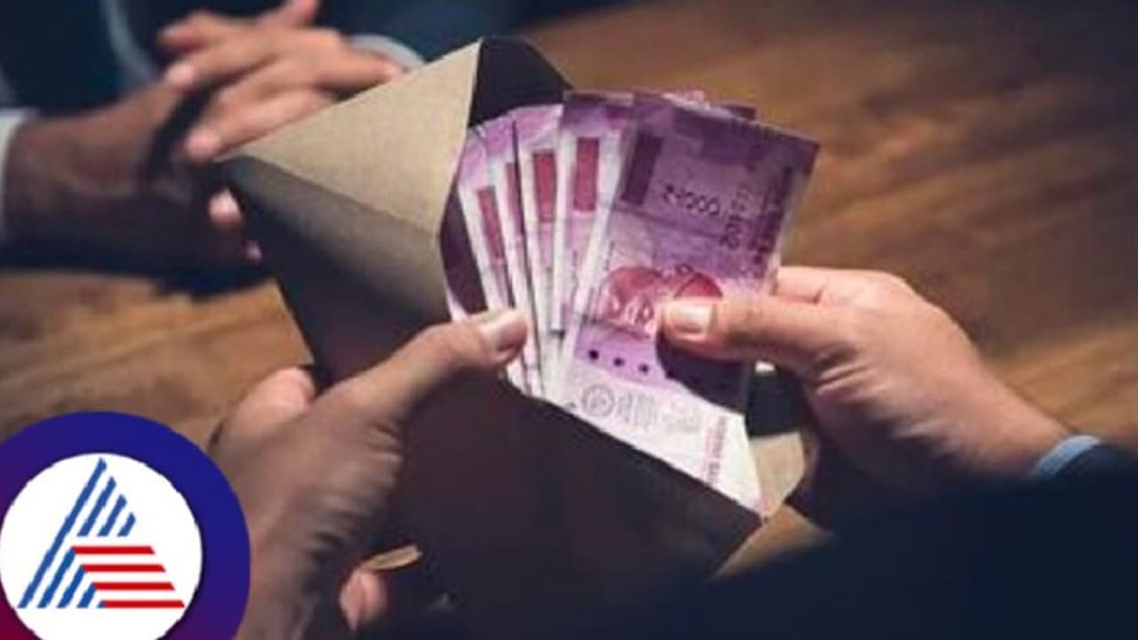 ಕಾರ್ಮಿಕ ಇಲಾಖೆಯಲ್ಲೂ ಅಕ್ರಮ : ಹೊರಗುತ್ತಿಗೆ ನೌಕರನೇ ₹2.83 ಕೋಟಿ ವಂಚಿಸಿದ ಪ್ರಕರಣ ಬೆಳಕಿಗೆ ಕಾರ್ಮಿಕ ಇಲಾಖೆಯಲ್ಲೂ ಅಕ್ರಮ : ಹೊರಗುತ್ತಿಗೆ ನೌಕರನೇ ₹2.83 ಕೋಟಿ ವಂಚಿಸಿದ ಪ್ರಕರಣ ಬೆಳಕಿಗೆ