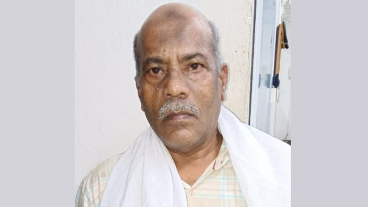 30 വർഷം മുമ്പ് സ്ത്രീധനം ചോദിച്ച് ഭാര്യയെ ഉപദ്രവിച്ചു, കേസിൽ ജാമ്യത്തിലിറങ്ങി മുങ്ങി; 60 ാം വയസിൽ പിടിയിൽ 30 വർഷം മുമ്പ് സ്ത്രീധനം ചോദിച്ച് ഭാര്യയെ ഉപദ്രവിച്ചു, കേസിൽ ജാമ്യത്തിലിറങ്ങി മുങ്ങി; 60 ാം വയസിൽ പിടിയിൽ