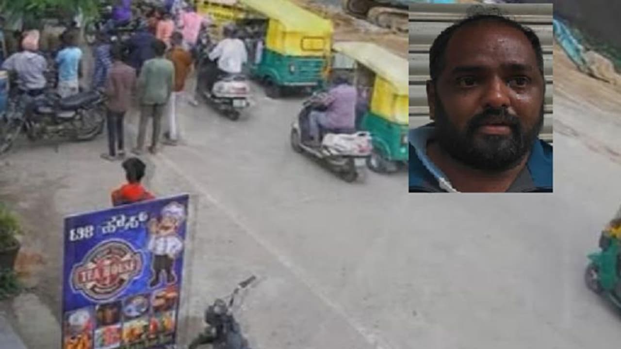 Tumakuru: ಹೆಲ್ಮೆಟ್ ಹಾಕಿಲ್ಲ ಎಂದು ಯುವಕನಿಗೆ ಮನಸೋ ಇಚ್ಚೆ ಥಳಿಸಿದ ಪೊಲೀಸರು Tumakuru: ಹೆಲ್ಮೆಟ್ ಹಾಕಿಲ್ಲ ಎಂದು ಯುವಕನಿಗೆ ಮನಸೋ ಇಚ್ಚೆ ಥಳಿಸಿದ ಪೊಲೀಸರು