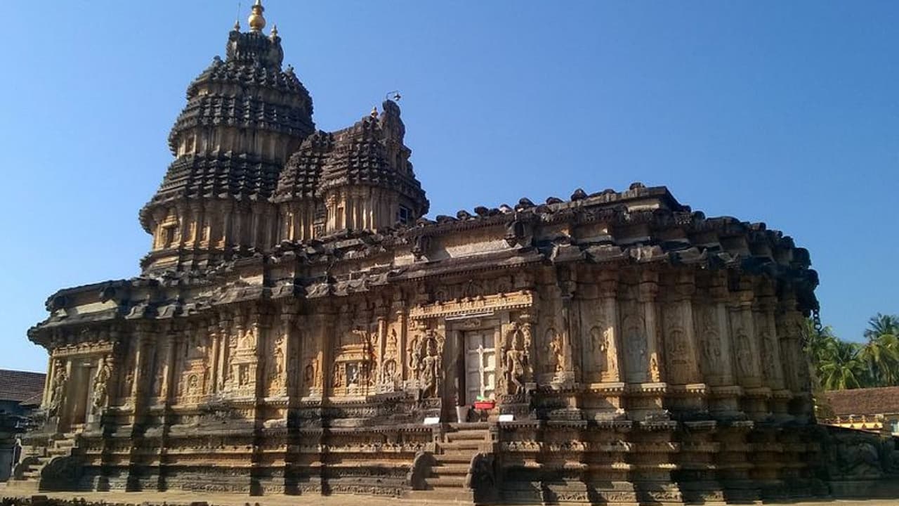 ಭಕ್ತಾದಿಗಳೇ ಗಮನಿಸಿ.. ಶೃಂಗೇರಿಯ ಶಾರದಾ ಪೀಠದಲ್ಲಿ ಇನ್ಮುಂದೆ ವಸ್ತ್ರ ಸಂಹಿತೆ ಕಡ್ಡಾಯ: ಆಗಸ್ಟ್ 15ರಿಂದ ಜಾರಿ