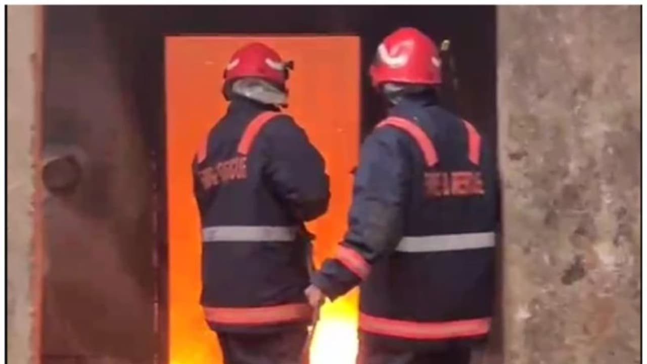 കോഴിക്കോട് ഈങ്ങാപ്പുഴയില്‍ റബ്ബര്‍ പുകപ്പുരയ്ക്ക് തീപിടിച്ചു