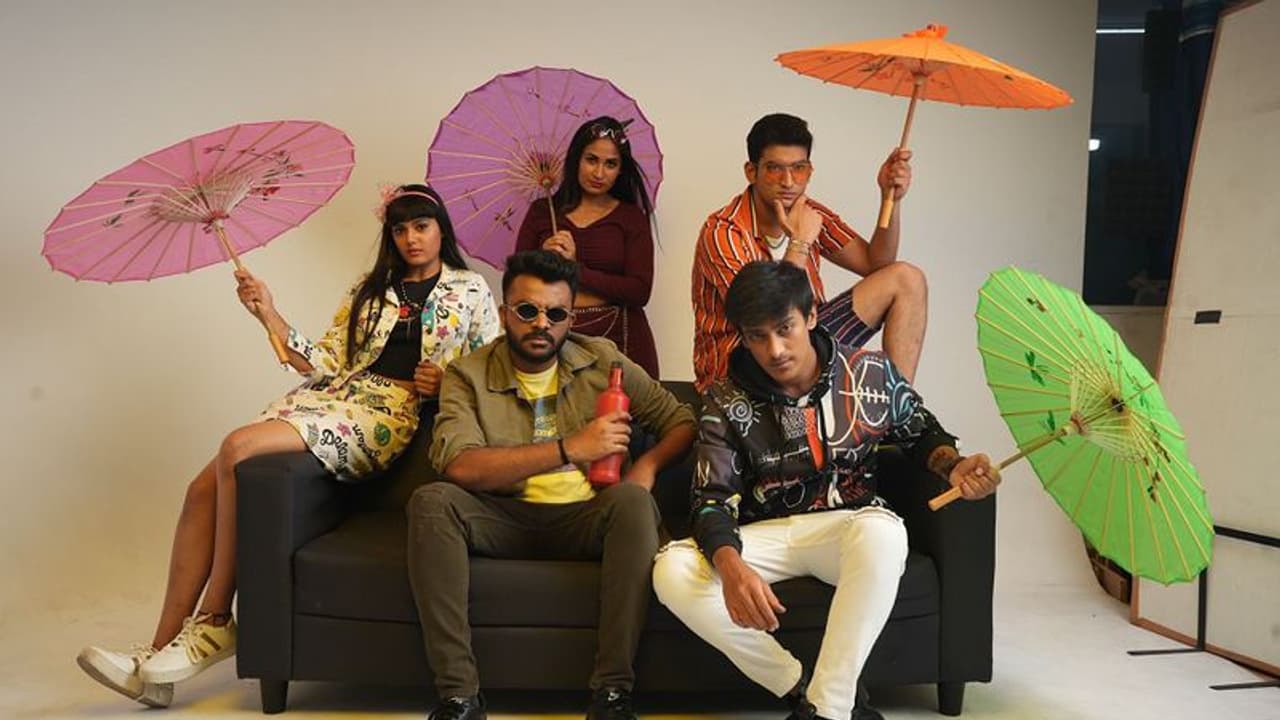 Vidyarthi Vidyarthiniyare Film Review: ಹಾದಿ ತಪ್ಪಿದವರಿಗೆ ಎಚ್ಚರಿಕೆಯ ಗಂಟೆ, ಕಾಣದ ಕೈಯೊಂದು ಆಟ Vidyarthi Vidyarthiniyare Film Review: ಹಾದಿ ತಪ್ಪಿದವರಿಗೆ ಎಚ್ಚರಿಕೆಯ ಗಂಟೆ, ಕಾಣದ ಕೈಯೊಂದು ಆಟ