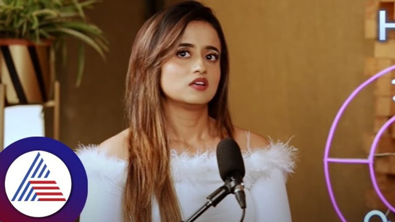 2 ವರ್ಷ ಕೈ ಕಟ್ಟಾಕಿದ್ದಂತೆ ಆಗಿತ್ತು, ಯಾರಾದರೂ ನನ್ನನ್ನು ಸೇವ್ ಮಾಡಲಿ ಎಂದು ಕಾಯುತ್ತಿದ್ದೆ: ಚೈತ್ರಾ ವಾಸುದೇವನ್ ಕಣ್ಣೀರು 2 ವರ್ಷ ಕೈ ಕಟ್ಟಾಕಿದ್ದಂತೆ ಆಗಿತ್ತು, ಯಾರಾದರೂ ನನ್ನನ್ನು ಸೇವ್ ಮಾಡಲಿ ಎಂದು ಕಾಯುತ್ತಿದ್ದೆ: ಚೈತ್ರಾ ವಾಸುದೇವನ್ ಕಣ್ಣೀರು