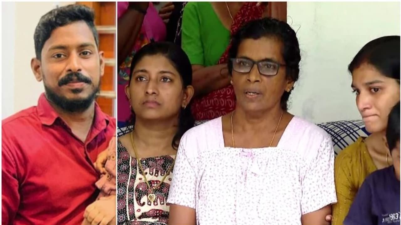 രക്ഷാദൗത്യം നിര്ത്തി വെക്കരുത്, സൈന്യത്തെ ഇറക്കണം, നിലവിലെ സംവിധാനത്തിൽ വിശ്വാസം നഷ്ടമായി: അർജുന്റെ കുടുംബം രക്ഷാദൗത്യം നിര്ത്തി വെക്കരുത്, സൈന്യത്തെ ഇറക്കണം, നിലവിലെ സംവിധാനത്തിൽ വിശ്വാസം നഷ്ടമായി: അർജുന്റെ കുടുംബം