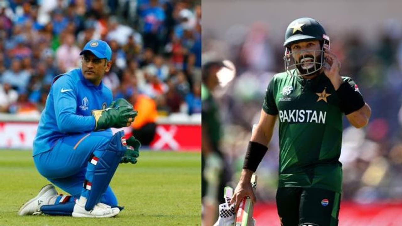 ധോണിയോ റിസ്വാനോ കേമനെന്ന് പാക് മാധ്യമപ്രവര്ത്തകൻ, എന്താണിപ്പോള് പുകയ്ക്കുന്നതെന്ന് ചോദിച്ച് ഹർഭജൻ ധോണിയോ റിസ്വാനോ കേമനെന്ന് പാക് മാധ്യമപ്രവര്ത്തകൻ, എന്താണിപ്പോള് പുകയ്ക്കുന്നതെന്ന് ചോദിച്ച് ഹർഭജൻ