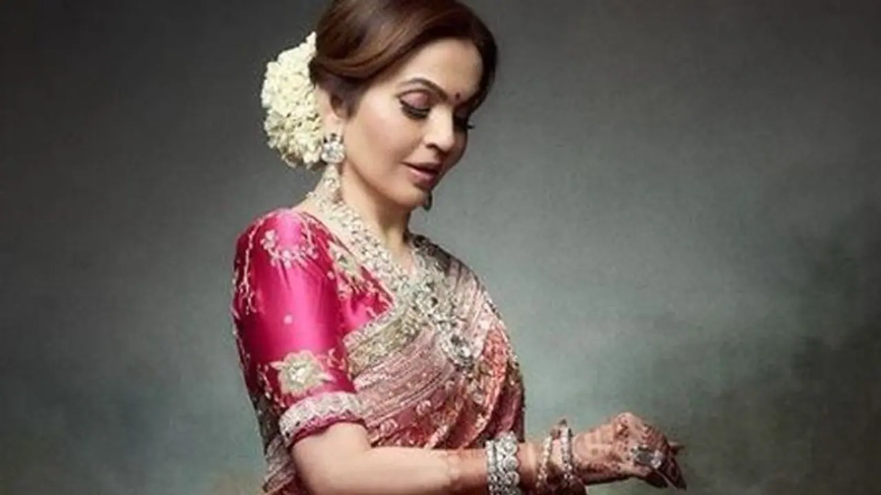 Nita Ambani: ನೀತಾ ಅಂಬಾನಿಯ ಶ್ರೀಮಂತಿಕೆಗೆ ಕಾರಣವೇ ಈ ರಹಸ್ಯ ಮಂತ್ರ! ನೀವೂ ಪಠಿಸಿ ಯಶಸ್ಸು ಗಳಿಸಿ Nita Ambani: ನೀತಾ ಅಂಬಾನಿಯ ಶ್ರೀಮಂತಿಕೆಗೆ ಕಾರಣವೇ ಈ ರಹಸ್ಯ ಮಂತ್ರ! ನೀವೂ ಪಠಿಸಿ ಯಶಸ್ಸು ಗಳಿಸಿ
