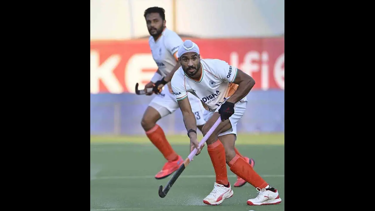 paris olympics : గ్రూప్ స్టేజ్లో టాప్ లో భారత హాకీ జట్టు.. క్వార్టర్స్ బెర్త్ ఖాయం paris olympics : గ్రూప్ స్టేజ్లో టాప్ లో భారత హాకీ జట్టు.. క్వార్టర్స్ బెర్త్ ఖాయం