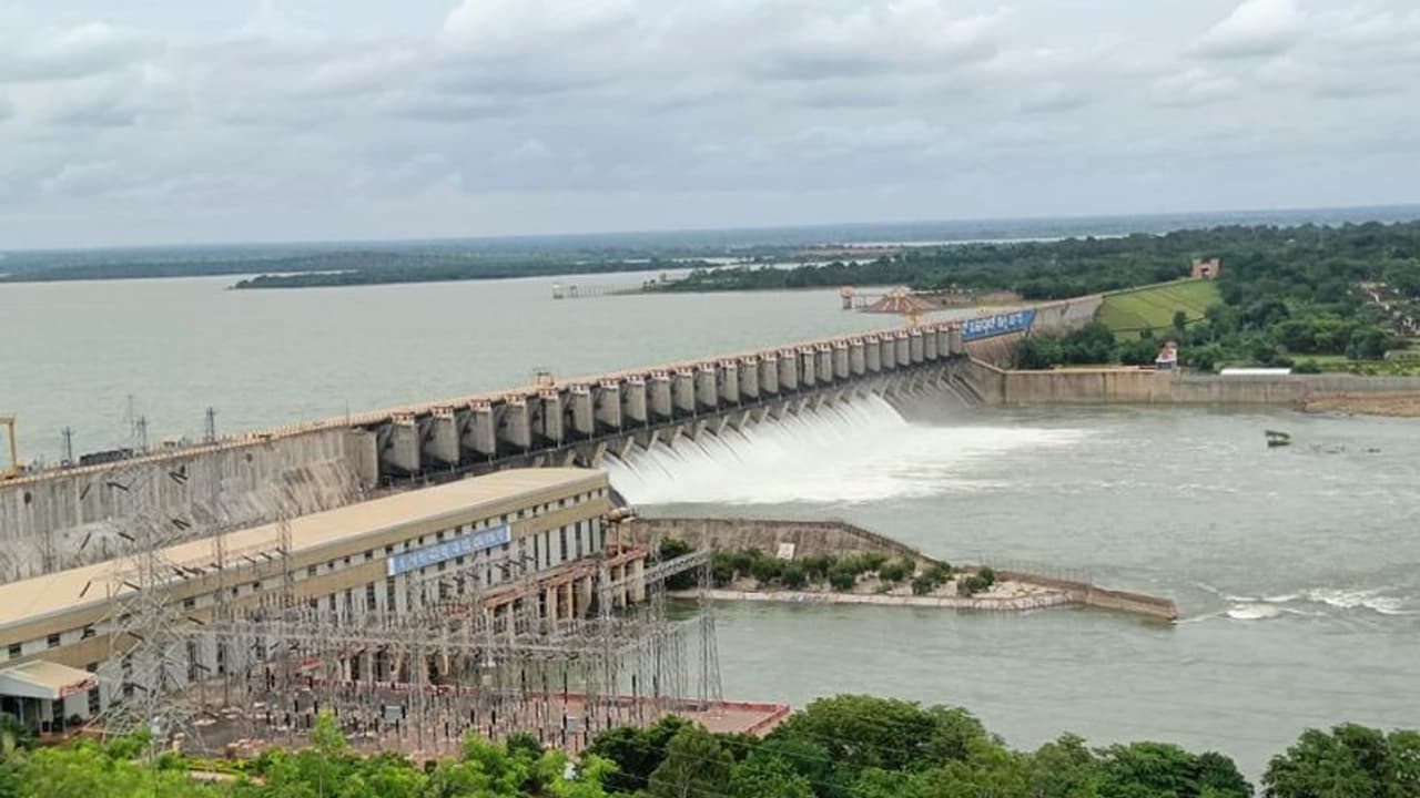 ಆಲಮಟ್ಟಿ ಡ್ಯಾಂಗೆ ಅಪಾರ ಪ್ರಮಾಣದ ಒಳ ಹರಿವು: ಯಾದಗಿರಿ ಜಿಲ್ಲೆಯಲ್ಲಿ ಪ್ರವಾಹ ಭೀತಿ! ಆಲಮಟ್ಟಿ ಡ್ಯಾಂಗೆ ಅಪಾರ ಪ್ರಮಾಣದ ಒಳ ಹರಿವು: ಯಾದಗಿರಿ ಜಿಲ್ಲೆಯಲ್ಲಿ ಪ್ರವಾಹ ಭೀತಿ!