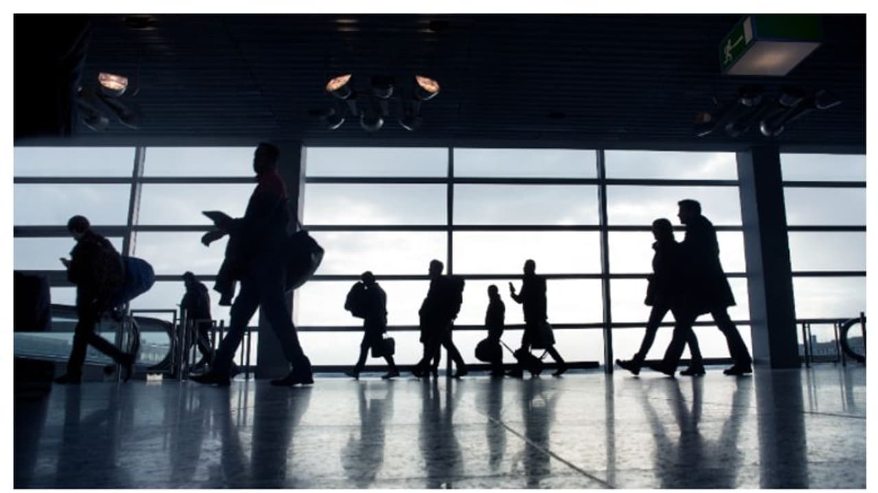 പ്രവാസികൾക്ക് തിരിച്ചടിയായി കൂടുതൽ മേഖലകളിലേക്ക് സ്വദേശിവത്കരണം; വിദേശി എഞ്ചിനീയർമാരെ ബാധിക്കും പ്രവാസികൾക്ക് തിരിച്ചടിയായി കൂടുതൽ മേഖലകളിലേക്ക് സ്വദേശിവത്കരണം; വിദേശി എഞ്ചിനീയർമാരെ ബാധിക്കും