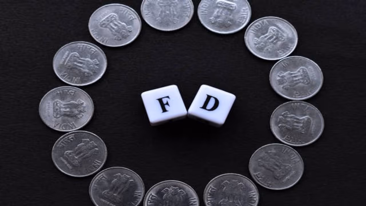 FD Interest Rate August 2024: 9% तक बढ़ीं ब्याज दरें, जानें किस बैंक से तगड़ा फायदा