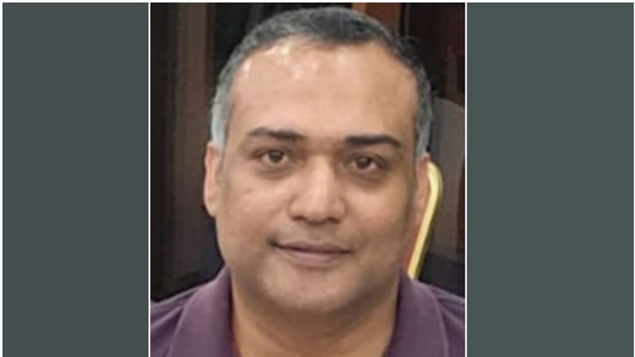 സുഹൃത്തിനൊപ്പം താമസസ്ഥലത്തേക്ക് മടങ്ങുന്നതിനിടെ അപകടം; ഹൈവേ ഡിവൈഡറിൽ കാറിടിച്ച് പ്രവാസി മലയാളി മരിച്ചു സുഹൃത്തിനൊപ്പം താമസസ്ഥലത്തേക്ക് മടങ്ങുന്നതിനിടെ അപകടം; ഹൈവേ ഡിവൈഡറിൽ കാറിടിച്ച് പ്രവാസി മലയാളി മരിച്ചു