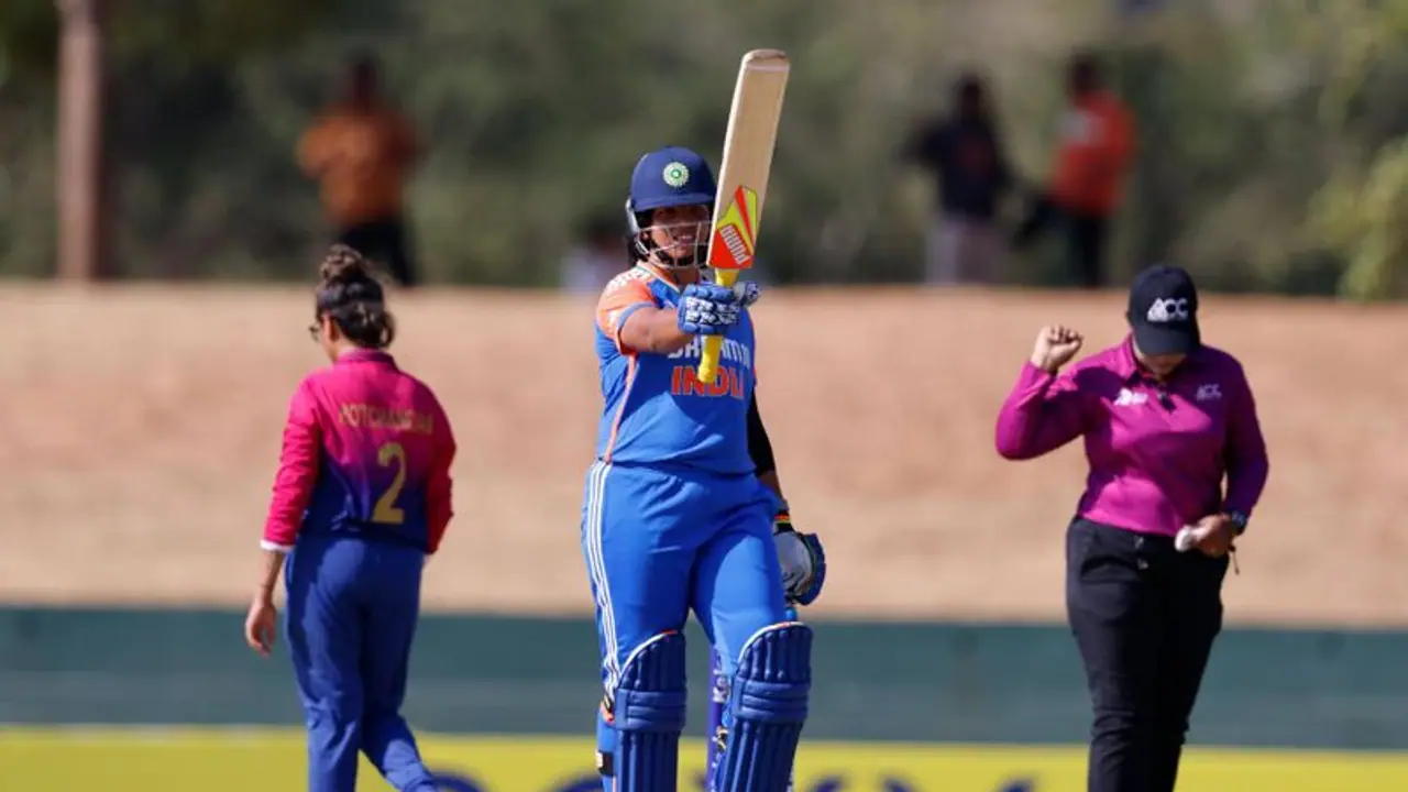 மரண காட்டு காட்டிய ரிச்சா கோஷ், ஹர்மன்ப்ரீத் கவுர் இந்தியா மகளிர் அணி 201 ரன்கள் குவிப்பு! மரண காட்டு காட்டிய ரிச்சா கோஷ், ஹர்மன்ப்ரீத் கவுர் இந்தியா மகளிர் அணி 201 ரன்கள் குவிப்பு!